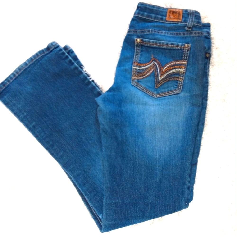 Lei, Women's Size 7 jeans ❤️ Ashley low rise slim boot cut.